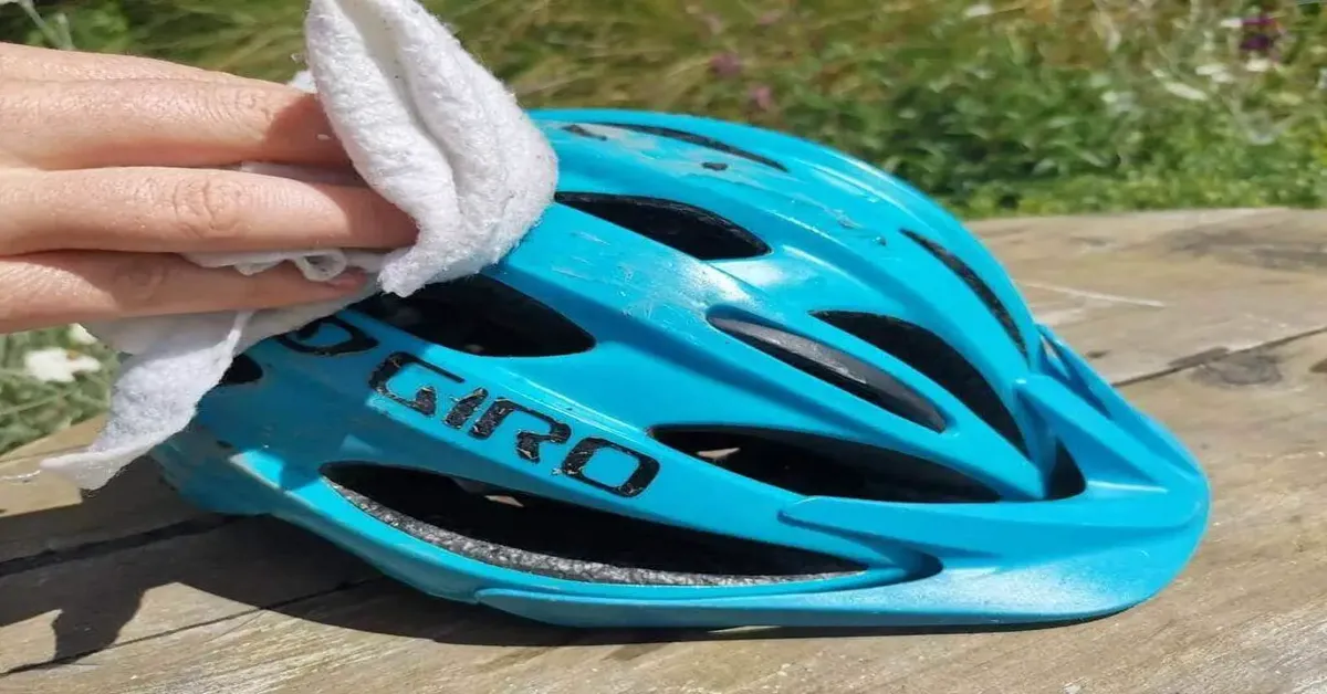 bike helmet cleaning