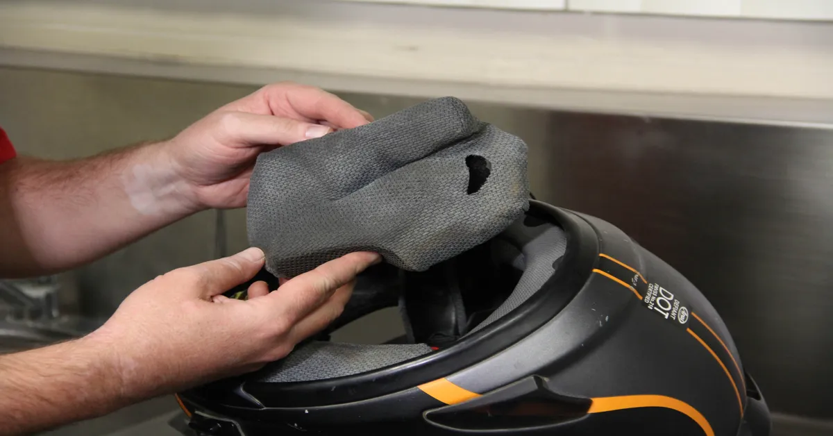 cleaning helmet liner