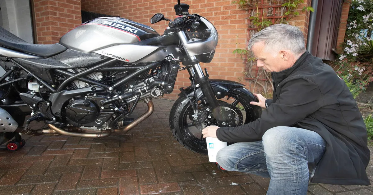 Ultimate Guide to Cleaning Motorcycle Forks for Peak Performance